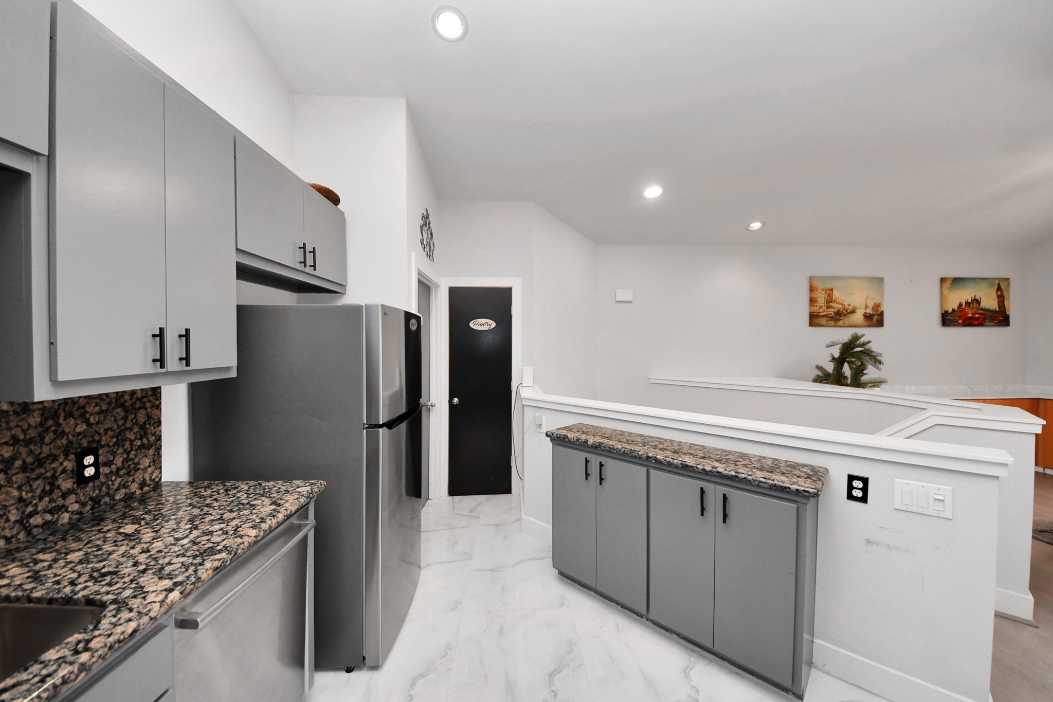 9715 Riddlewood Lane Houston, TX 77025 - Photo 23 of 43