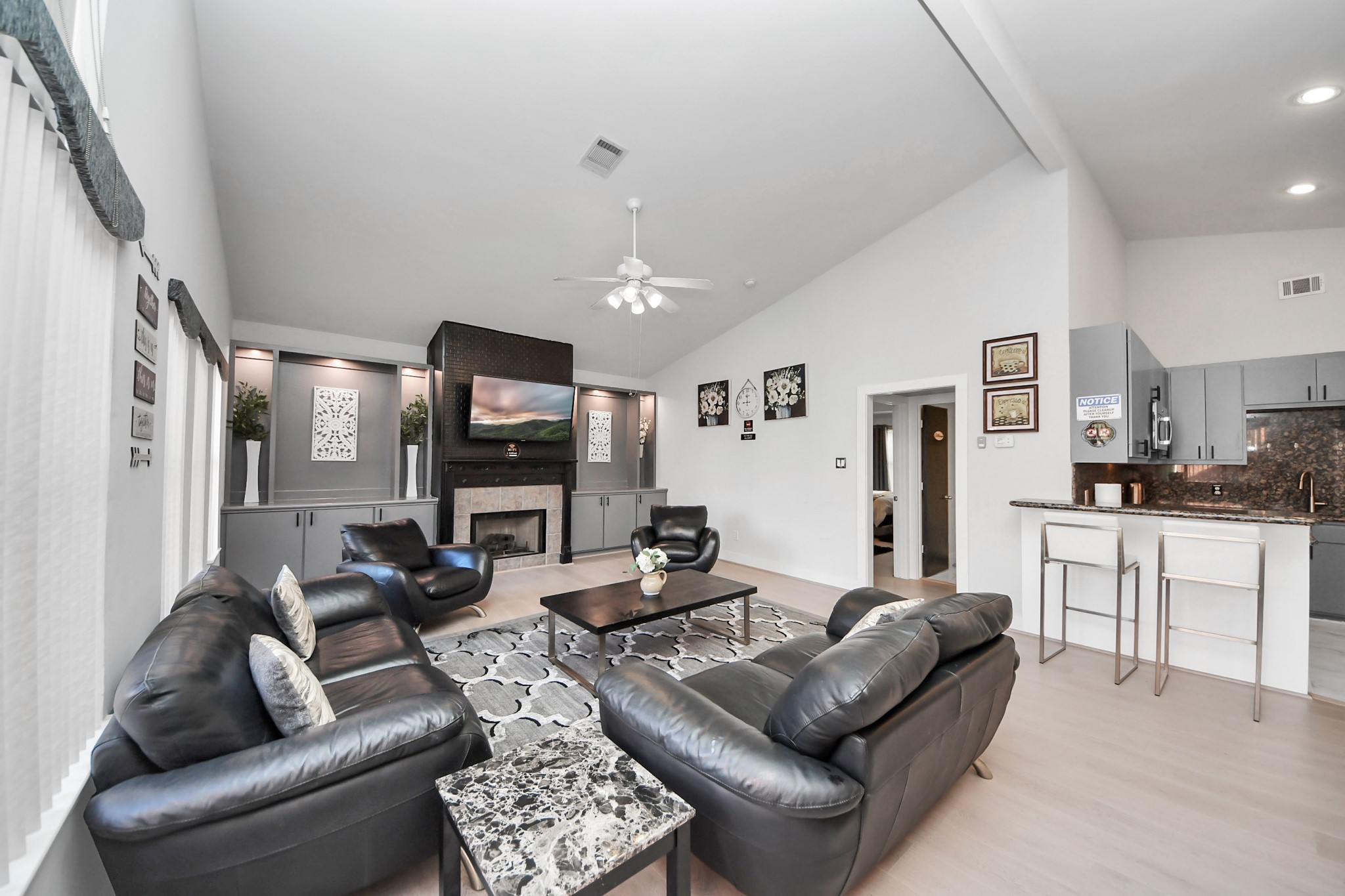 9715 Riddlewood Lane Houston, TX 77025 - Photo 25 of 43