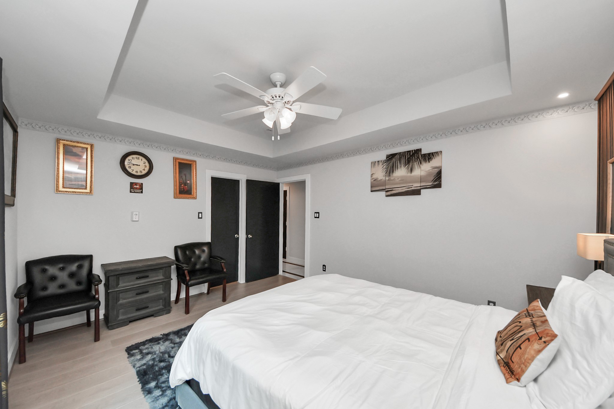 9715 Riddlewood Lane Houston, TX 77025 - Photo 6 of 43 1st bedroom on the first floor with it own bathroom