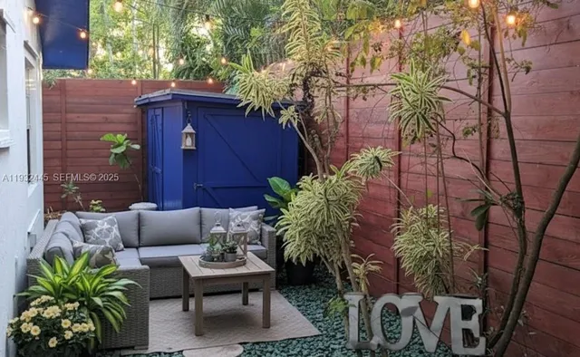 $1,500,000 | 2928 Louise Street, Miami, FL 33133