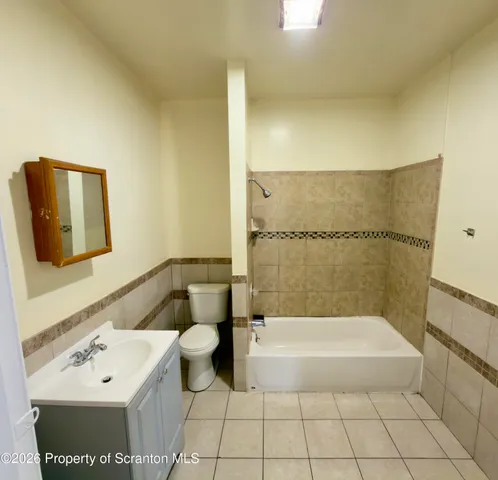 $1,300 | 221 Pittston Avenue, Unit 1, Scranton, PA 18505