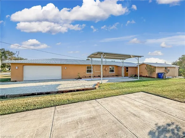 $2,995 | 2115 St Croix Avenue, Fort Myers, FL 33905