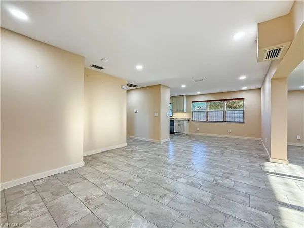 $2,995 | 2115 St Croix Avenue, Fort Myers, FL 33905