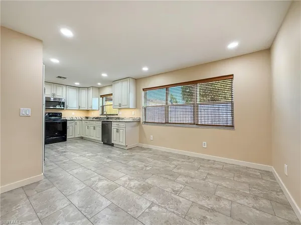 $2,995 | 2115 St Croix Avenue, Fort Myers, FL 33905