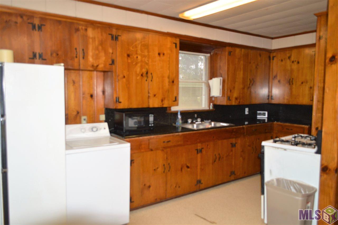 10409 Foster Road Baton Rouge, LA 70811 - Photo 4 of 8 Kitchen