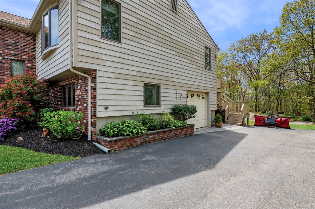 10 Seaview Road Gloucester, MA 01930 - Photo 3 of 41