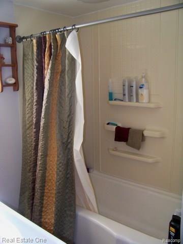 276 North St John Road Highland, MI 48357 - Photo 11 of 31