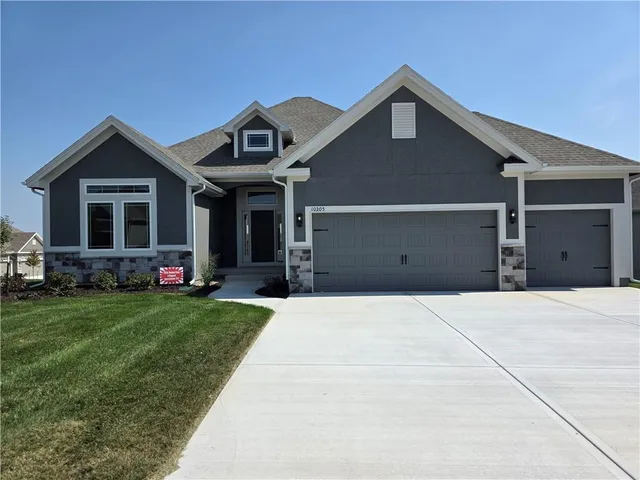 $598,640 | 10205 North Winchester Avenue, Kansas City, MO 64156