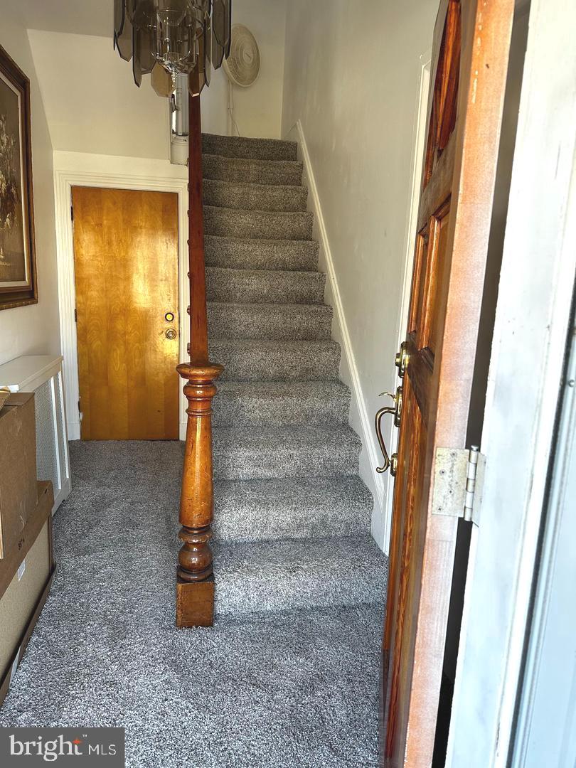 163 Klockner Road Trenton, NJ 08619 - Photo 3 of 22 a view of entryway