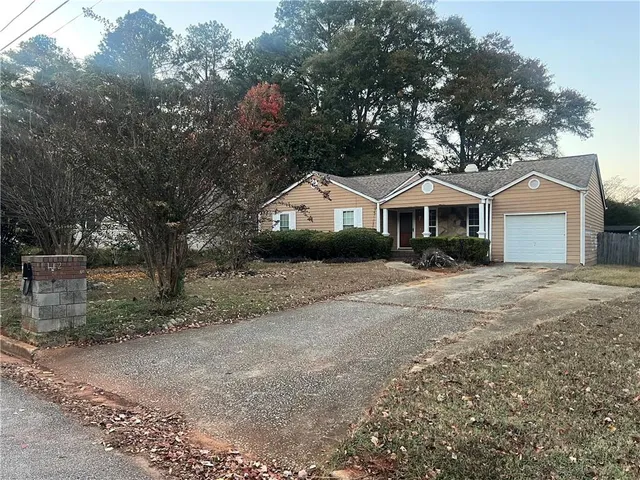 $159,900 | 1112 Reynolds Court, Morrow, GA 30260