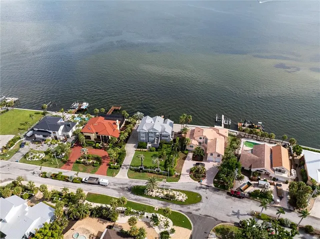 $4,495,000 | 709 Key Royale Drive, Holmes Beach, FL 34217