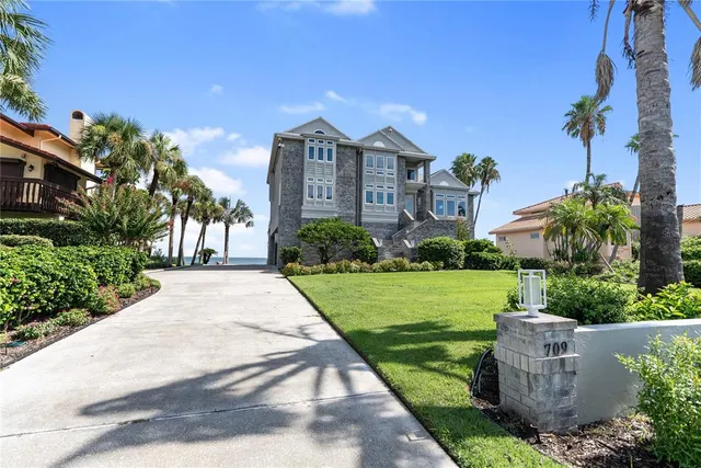 $4,495,000 | 709 Key Royale Drive, Holmes Beach, FL 34217