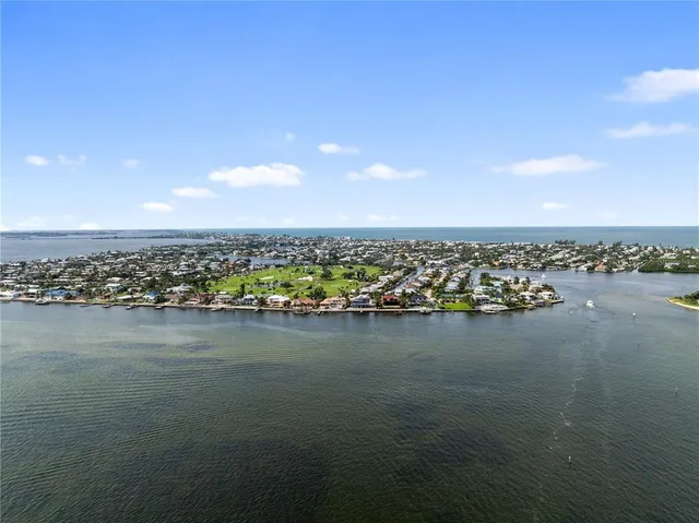 $4,495,000 | 709 Key Royale Drive, Holmes Beach, FL 34217