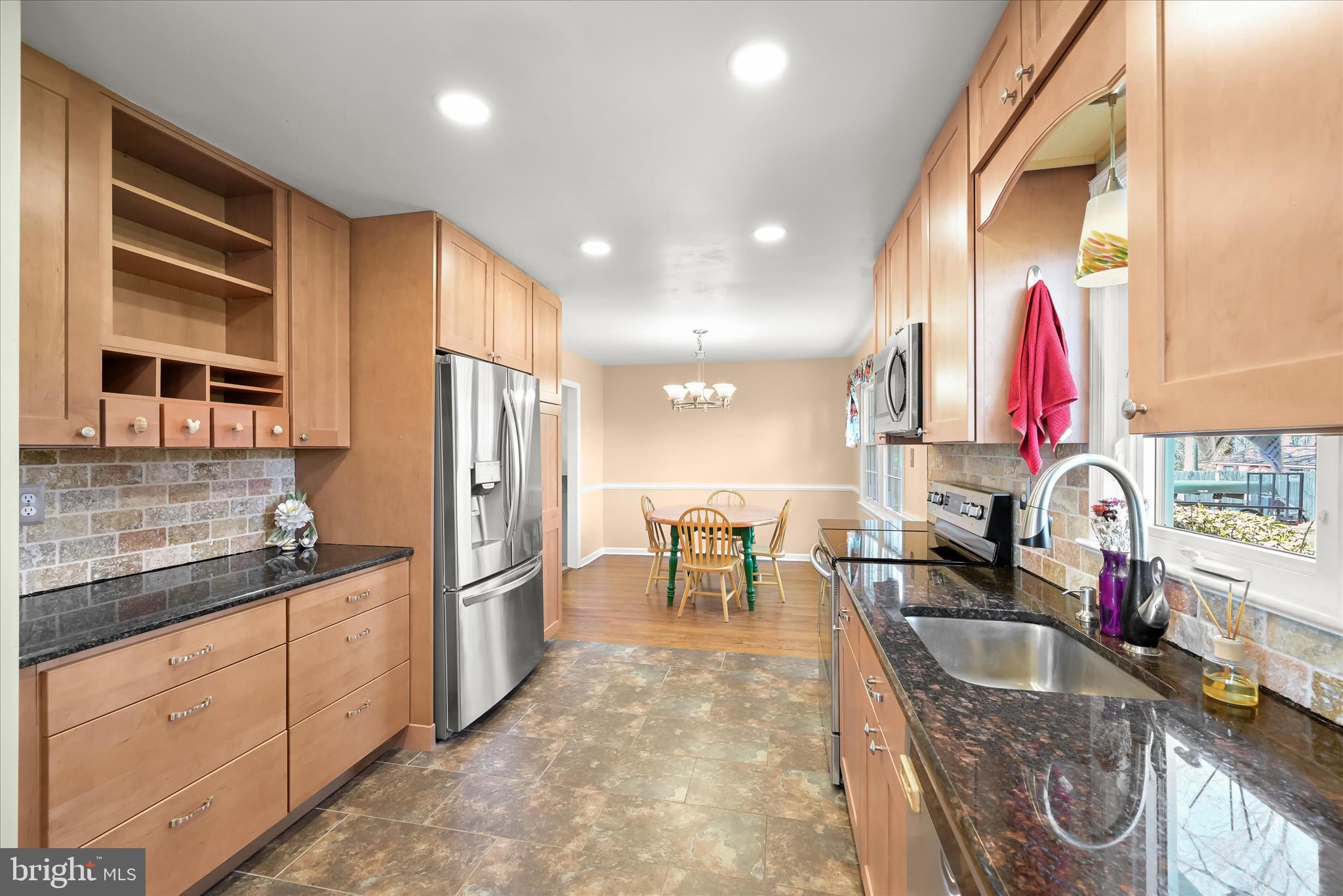 14821 Ridge Oak Drive Boyds, MD 20841 - Photo 17 of 50 wood cabinetry / granite countertops