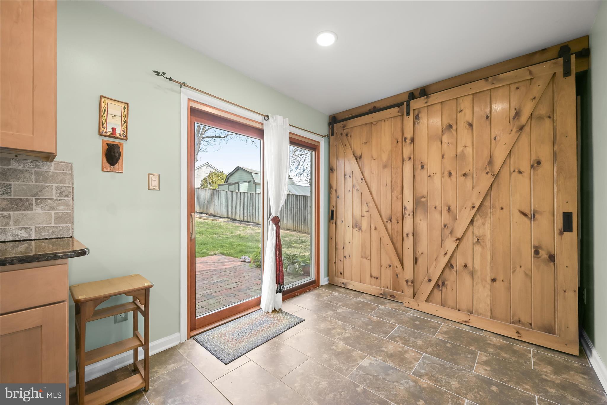 14821 Ridge Oak Drive Boyds, MD 20841 - Photo 18 of 50 custom hanging door storage