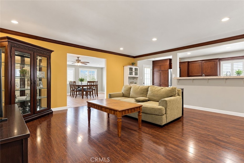 706 Kemp Street Riverside, CA 92501 - Photo 4 of 27 Gallery Image 4