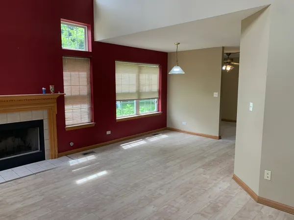 $2,749 | 2760 Packford Lane, Aurora, IL 60502