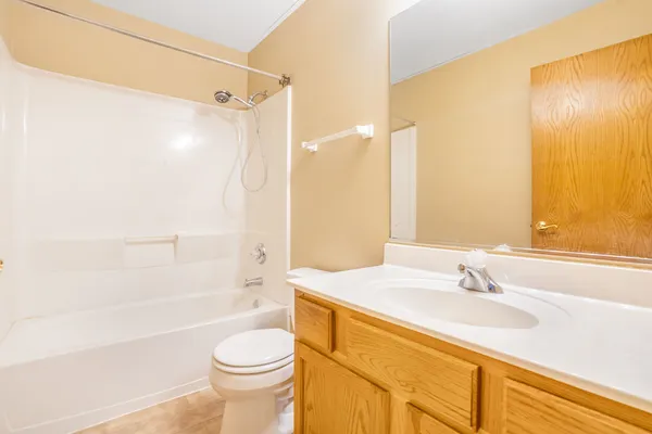 $2,749 | 2760 Packford Lane, Aurora, IL 60502