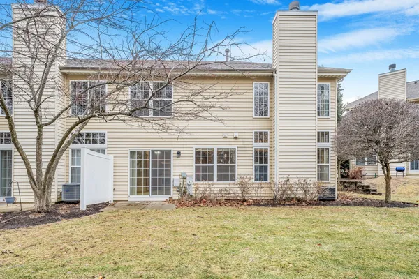 $2,749 | 2760 Packford Lane, Aurora, IL 60502