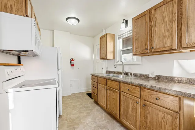 $229,900 | 907 8th Street Southeast, Austin, MN 55912