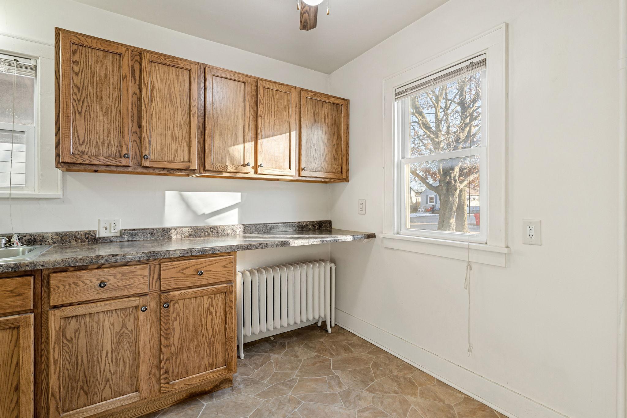 907 8th Street Southeast Austin, MN 55912 - Photo 17 of 25