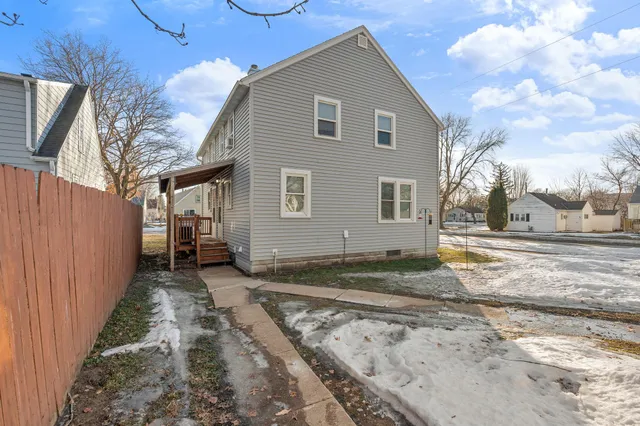 $229,900 | 907 8th Street Southeast, Austin, MN 55912