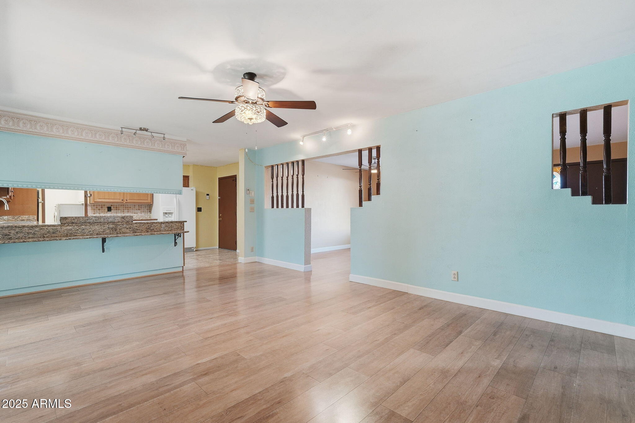 423 South Racine Mesa, AZ 85206 - Photo 13 of 37 Racine - dining room with view of breakf