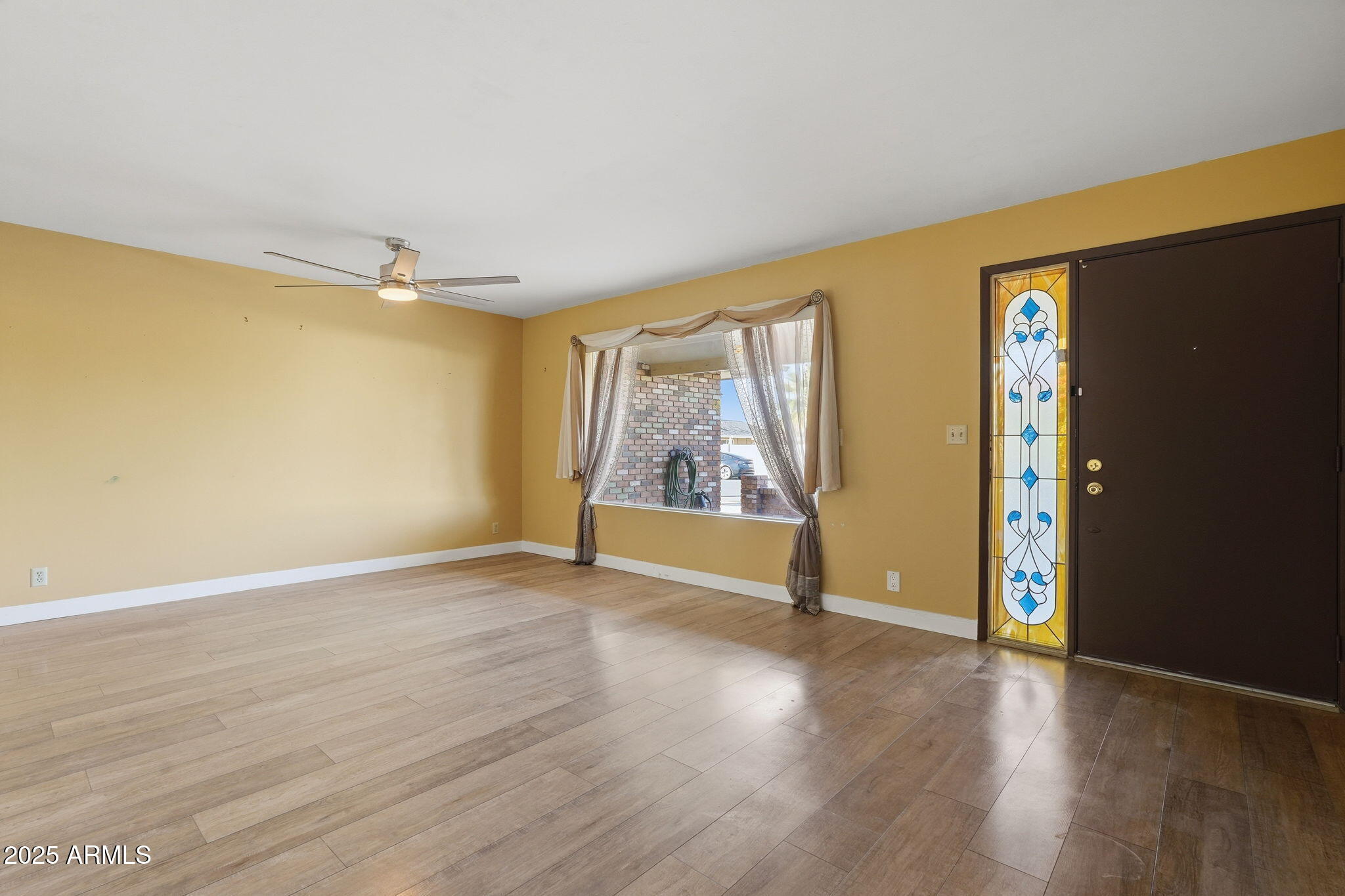 423 South Racine Mesa, AZ 85206 - Photo 5 of 37 Racine - Family room.2
