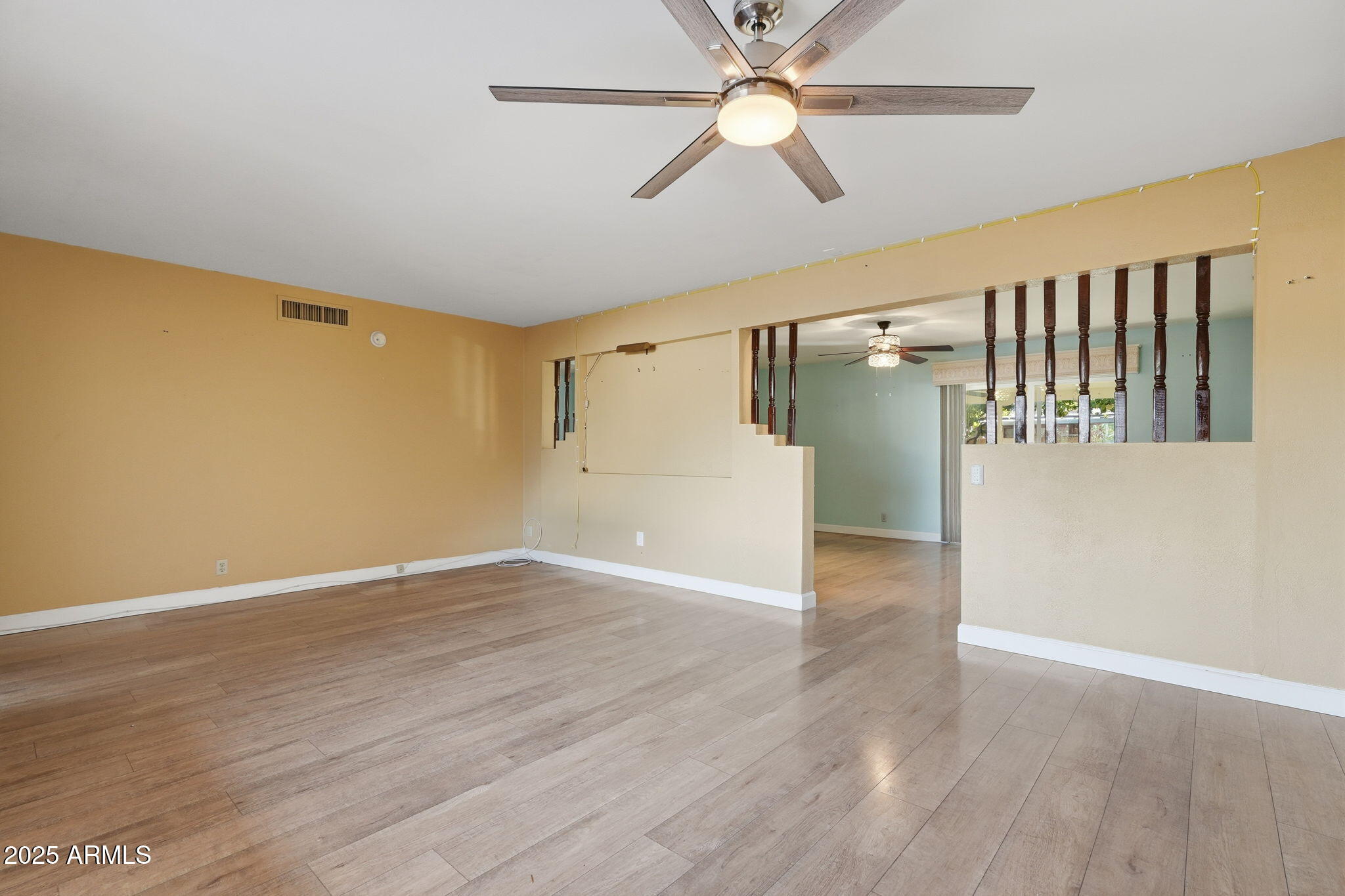 423 South Racine Mesa, AZ 85206 - Photo 6 of 37 Racine - Family room.3