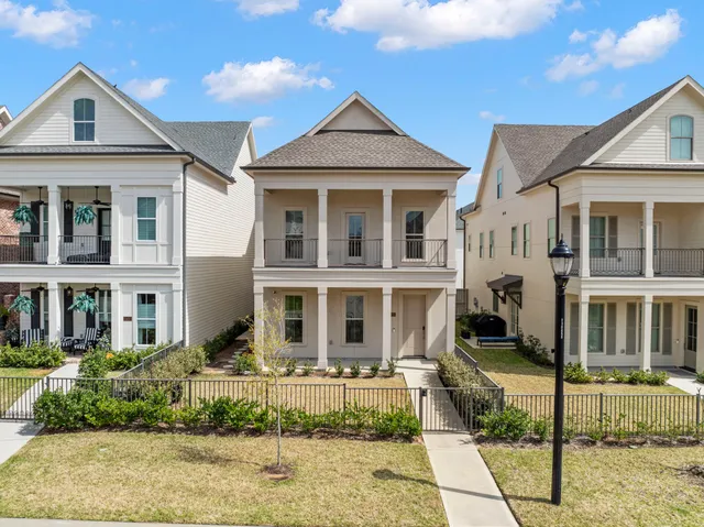 $650,000 | 25225 Liberty Mill Drive, The Woodlands, TX 77380