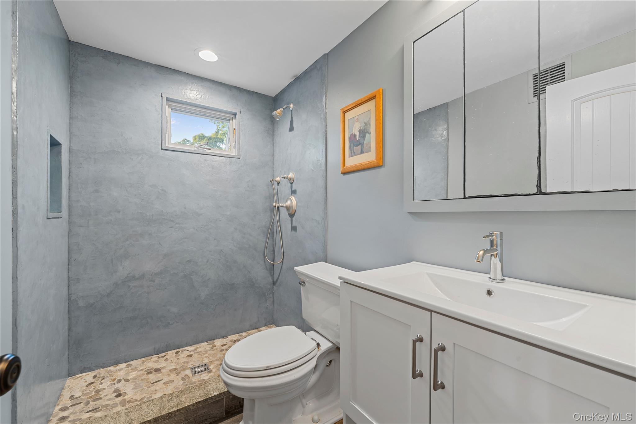 36 Argonne Road West Hampton Bays, NY 11946 - Photo 13 of 21