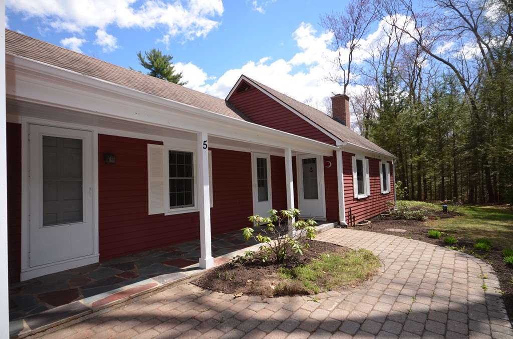 5 Amherst Road Leverett, MA 01054 - Photo 3 of 19