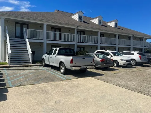 $950 | 76 Carriage Lane, Unit 2, Destrehan, LA 70047