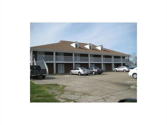 $950 | 76 Carriage Lane, Unit 2, Destrehan, LA 70047