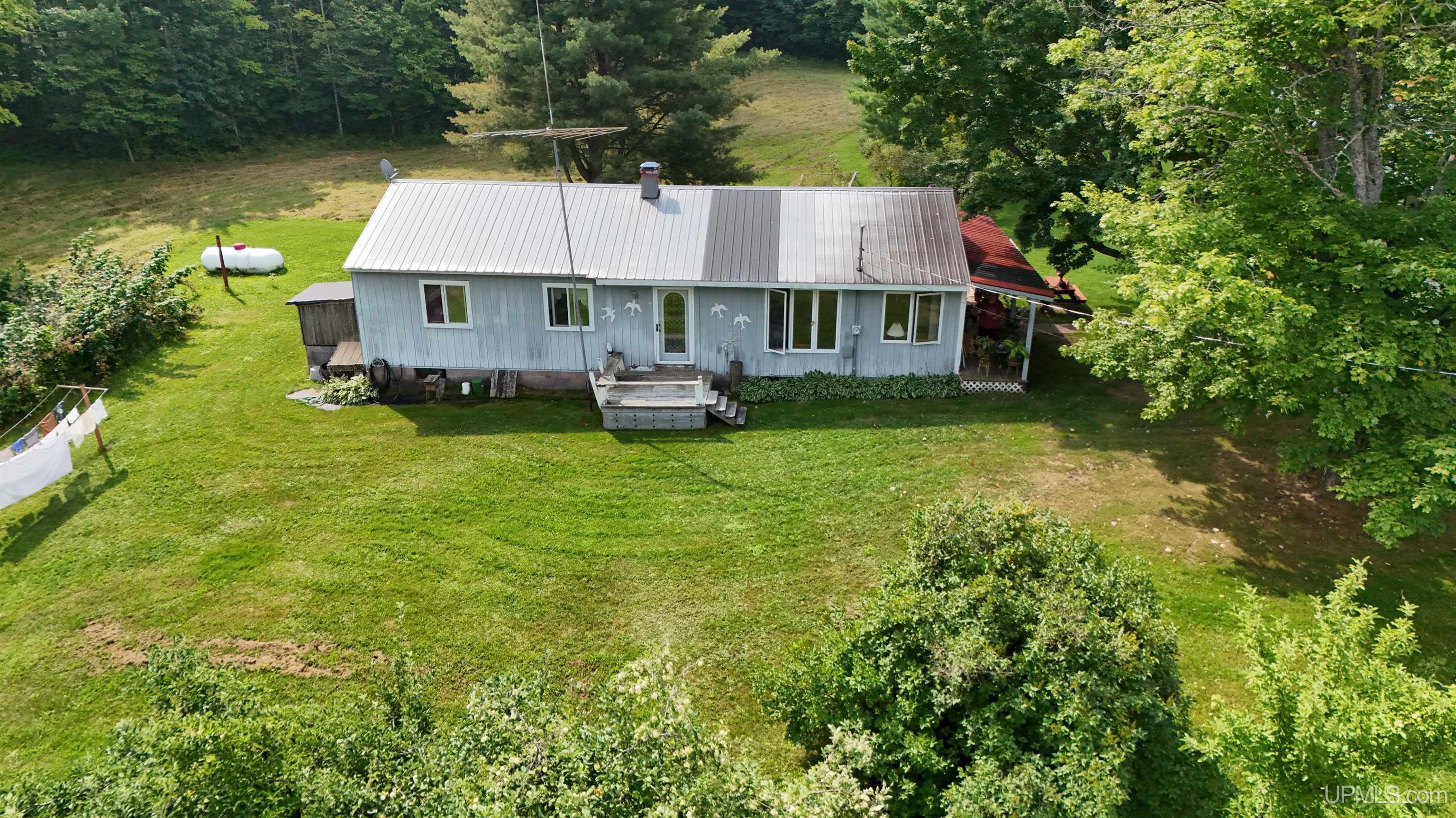 17628 Ford Farm Road Lanse, MI 49946 - Photo 10 of 41 Gallery Image 10