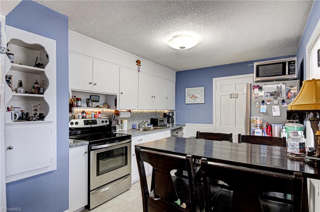 7608 Summerfield Road Summerfield, NC 27358 - Photo 11 of 31 Gallery Image 11