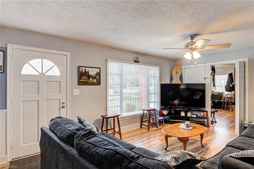 7608 Summerfield Road Summerfield, NC 27358 - Photo 5 of 31 Gallery Image 5