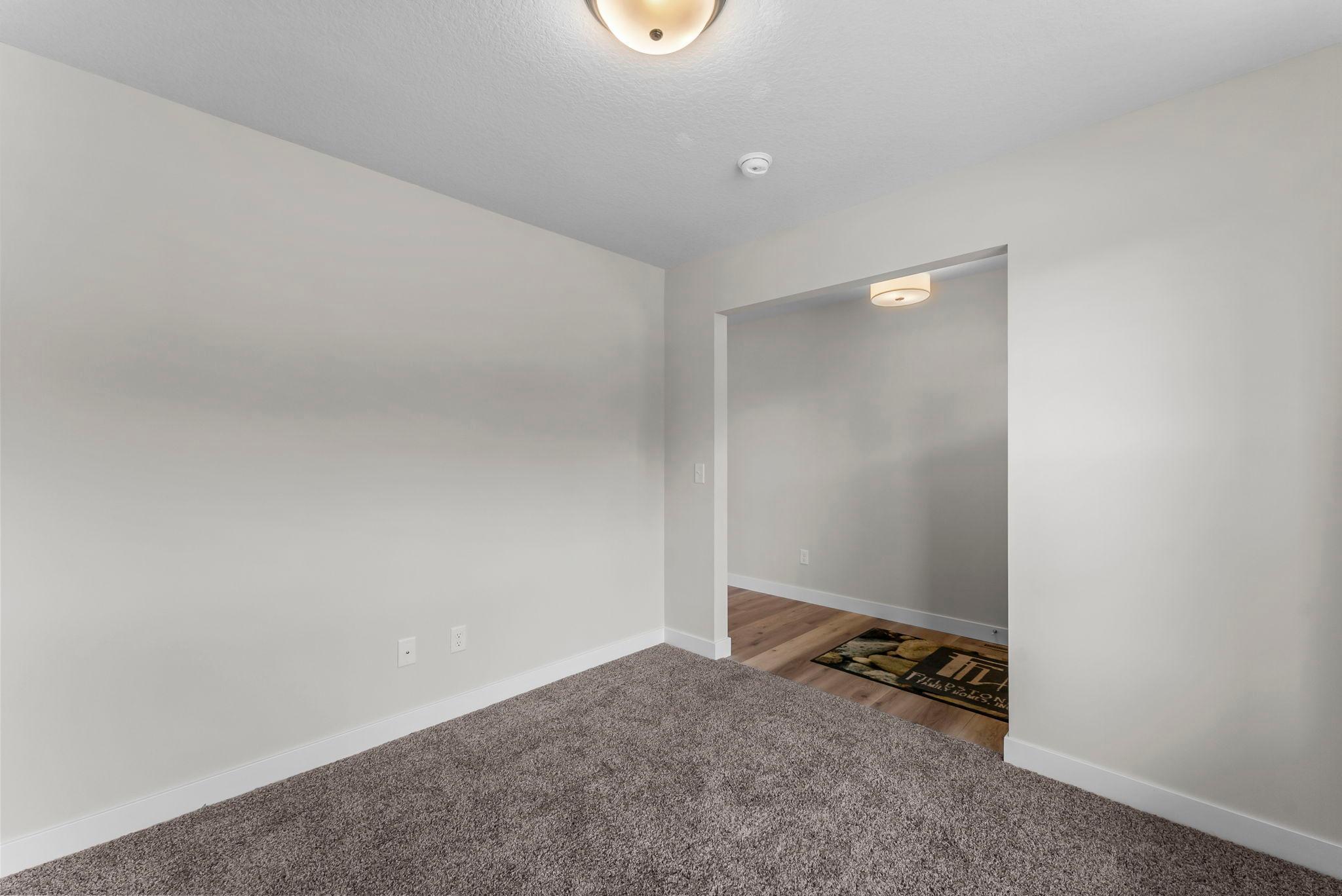 7451 Agate Trail Inver Grove Heights, MN 55077 - Photo 9 of 57