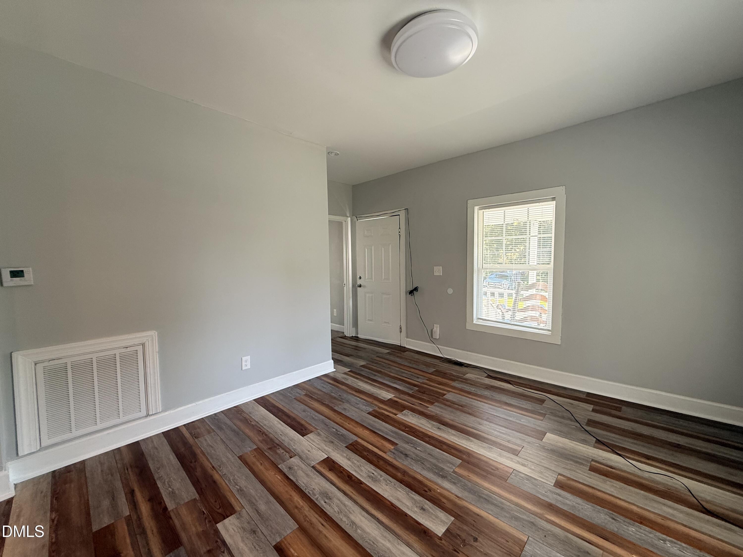 307 Broad Street Roxboro, NC 27573 - Photo 5 of 16 IMG_0695