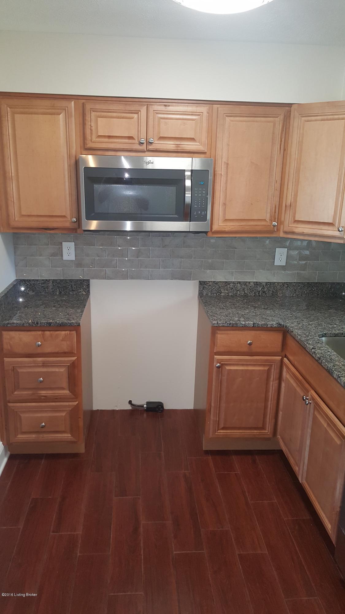 3901 Bonavant Road Louisville, KY 40219 - Photo 8 of 19 20161009_133109