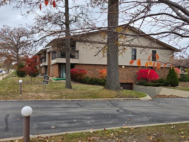 $129,900 | 8102 West Oklahoma Avenue, Unit 20, West Allis, WI 53219