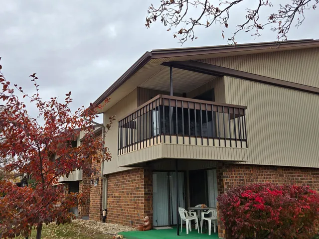 $129,900 | 8102 West Oklahoma Avenue, Unit 20, West Allis, WI 53219