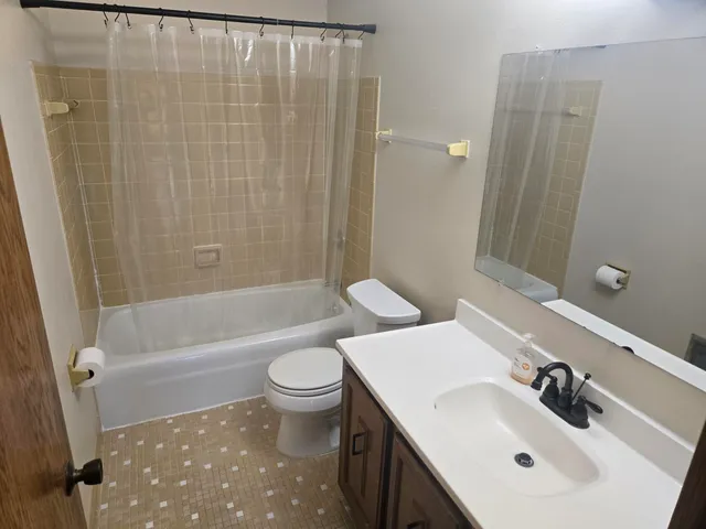 $129,900 | 8102 West Oklahoma Avenue, Unit 20, West Allis, WI 53219