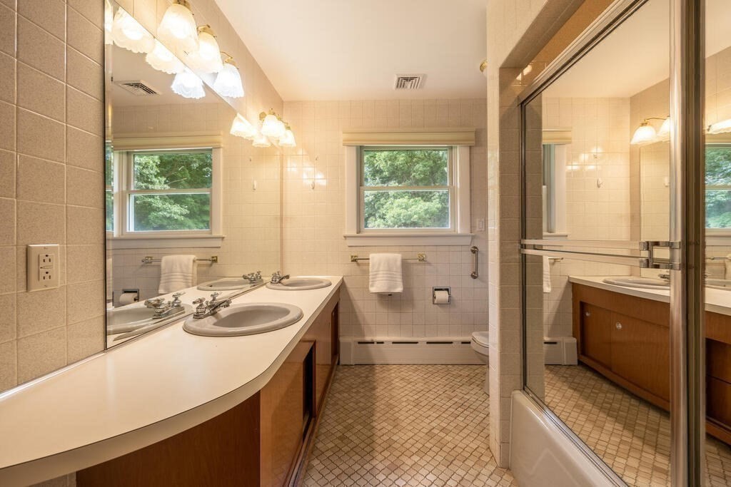 108 Mishawum Road Woburn, MA 01801 - Photo 11 of 27 Gallery Image 11