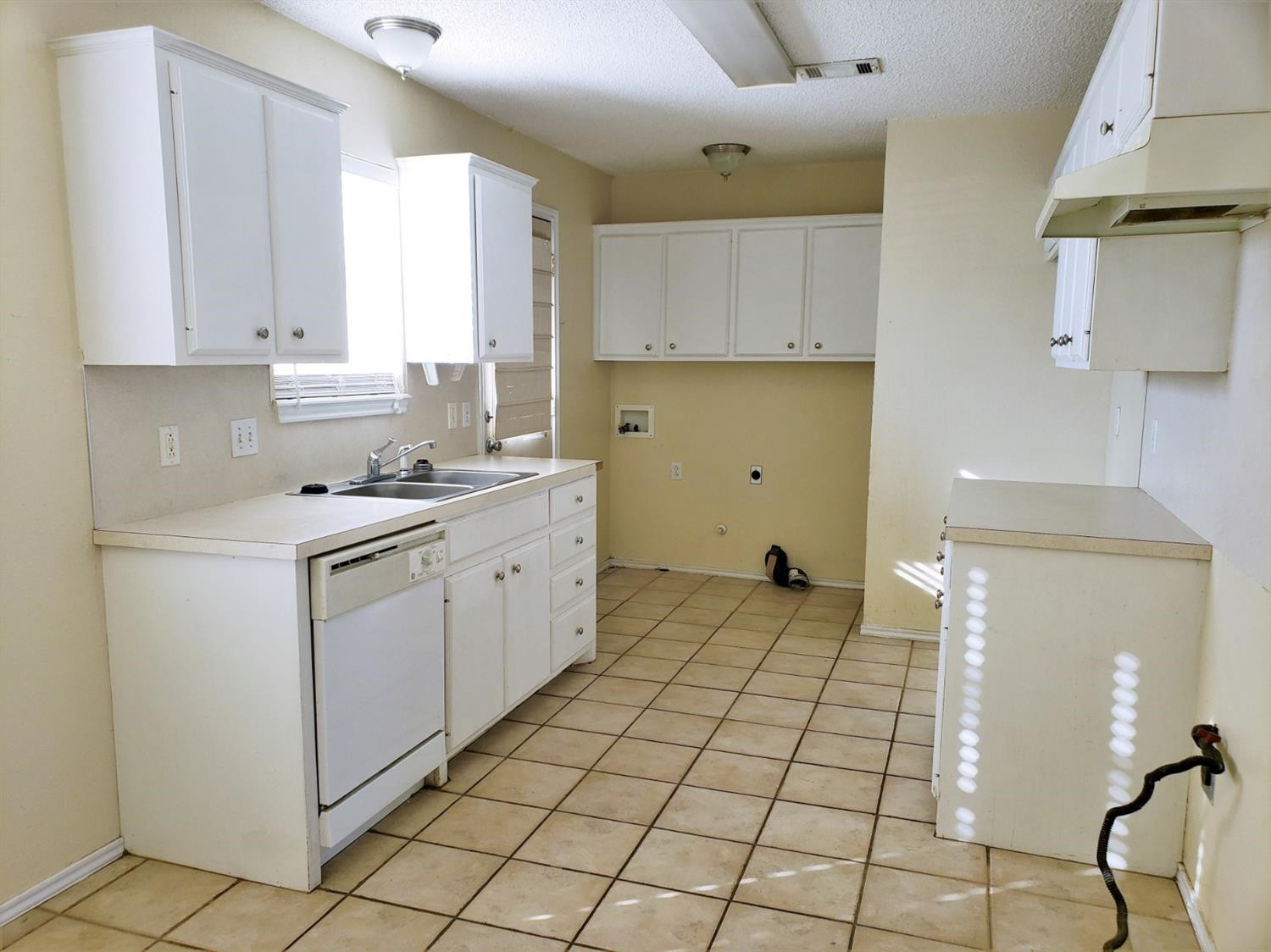 3011 Bates Street Lubbock, TX 79415 - Photo 4 of 10 Photo 4