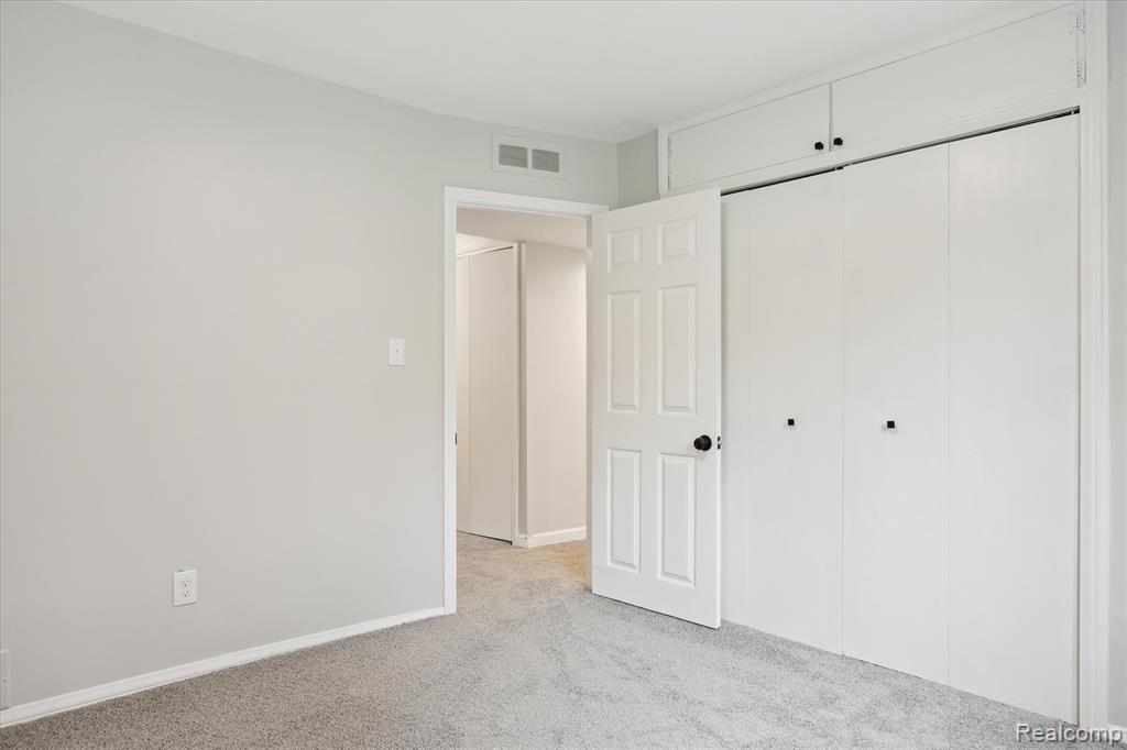 1932 Henbert Road West Bloomfield, MI 48324 - Photo 27 of 46