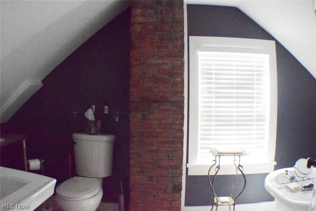 2393 Rinard Road Cleveland, OH 44118 - Photo 24 of 29 Gallery Image 24