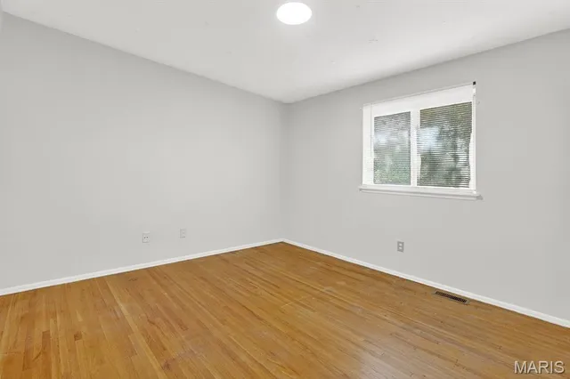 $449,000 | 39 White Plains Drive, Chesterfield, MO 63017