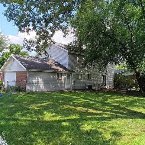 $449,000 | 39 White Plains Drive, Chesterfield, MO 63017