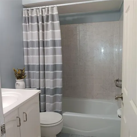 $449,000 | 39 White Plains Drive, Chesterfield, MO 63017